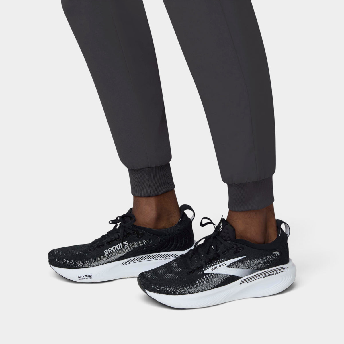 Men's 6 Pocket Jogger Scrub Pant |T272