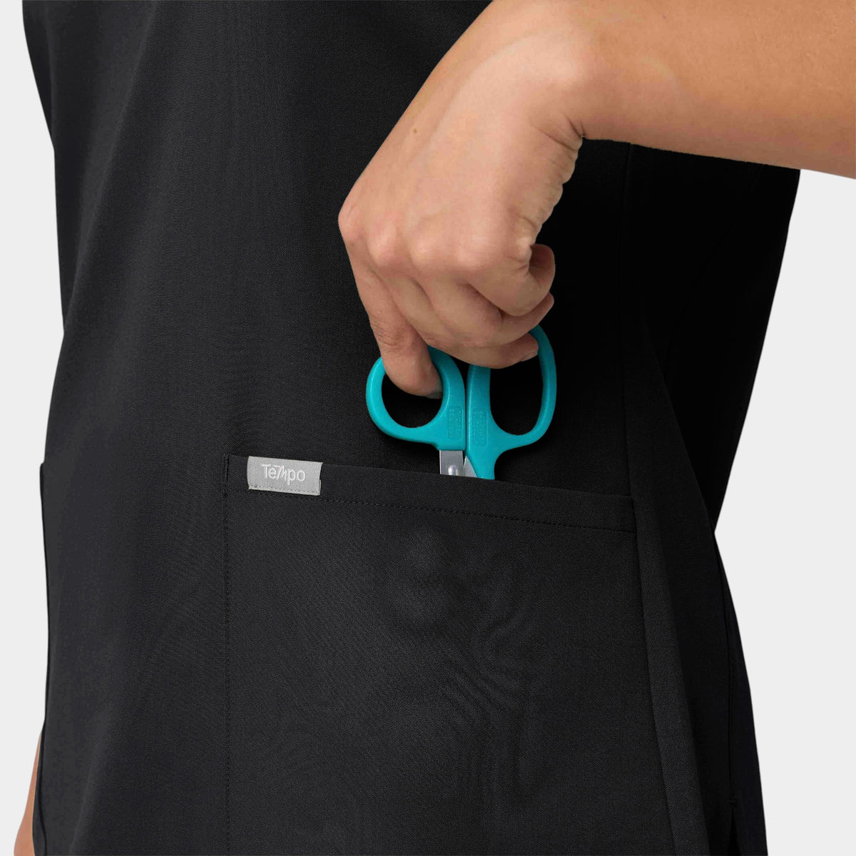 Curved V-Neck 2 Pocket Top | T101