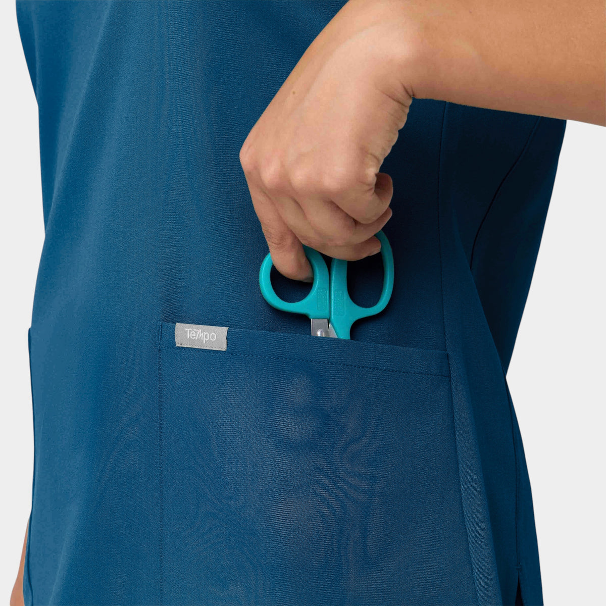 Curved V-Neck 2 Pocket Top | T101