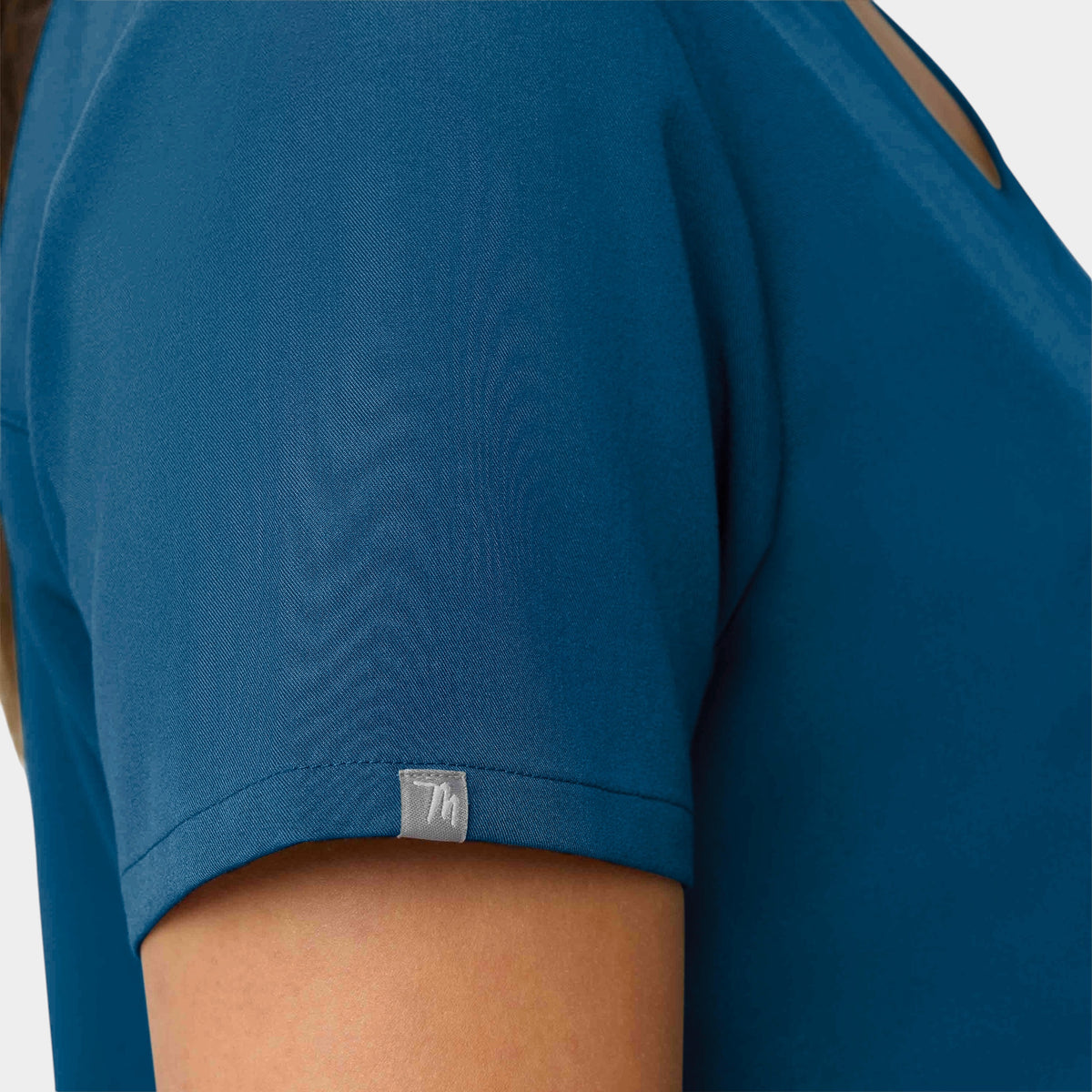 Curved V-Neck 2 Pocket Top | T101