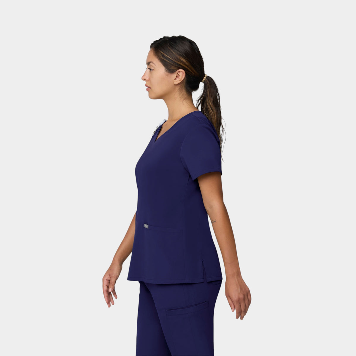 Curved V-Neck 2 Pocket Top | T101