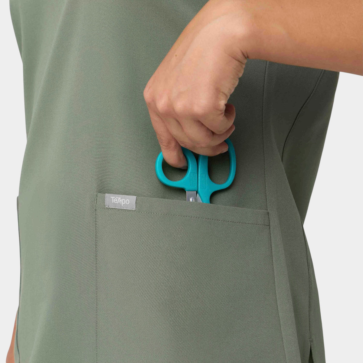 Curved V-Neck 2 Pocket Top | T101