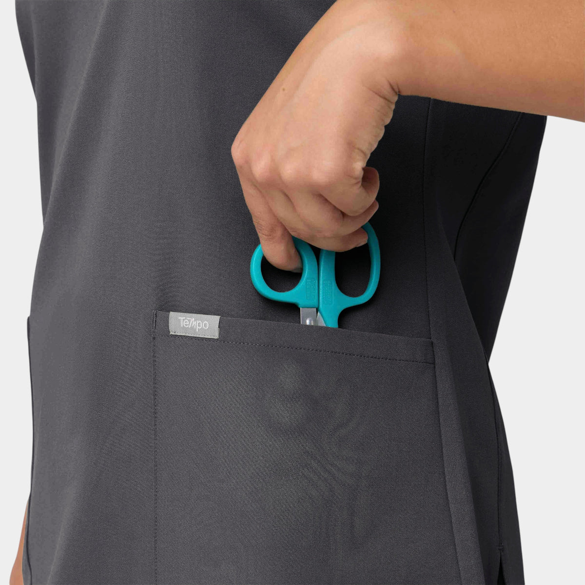 Curved V-Neck 2 Pocket Top | T101
