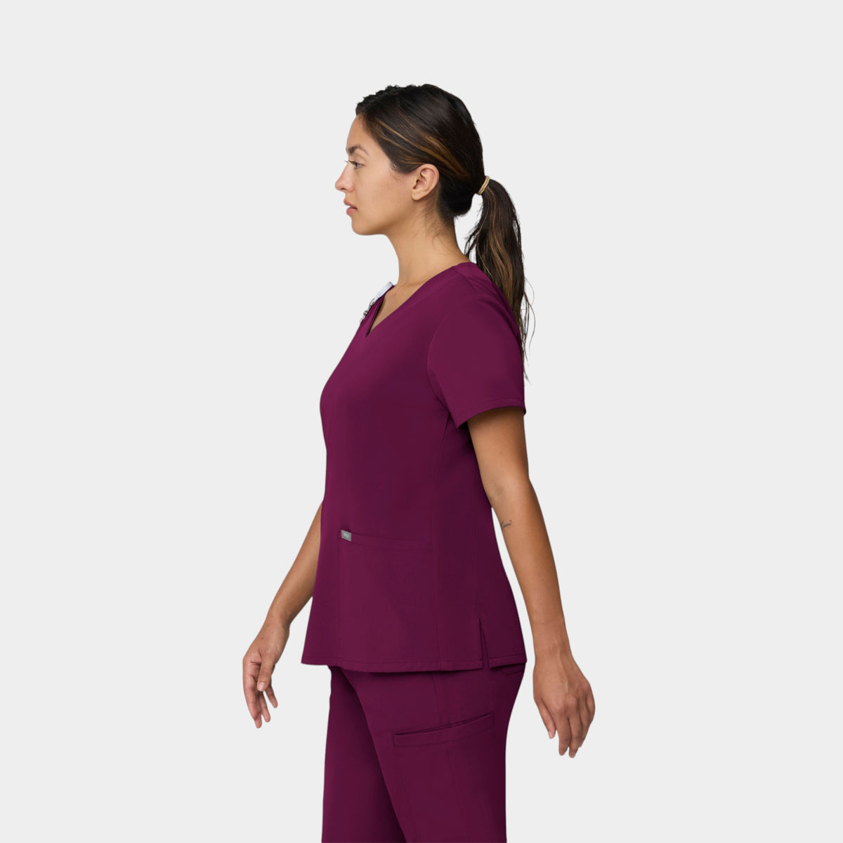 Curved V-Neck 2 Pocket Top | T101