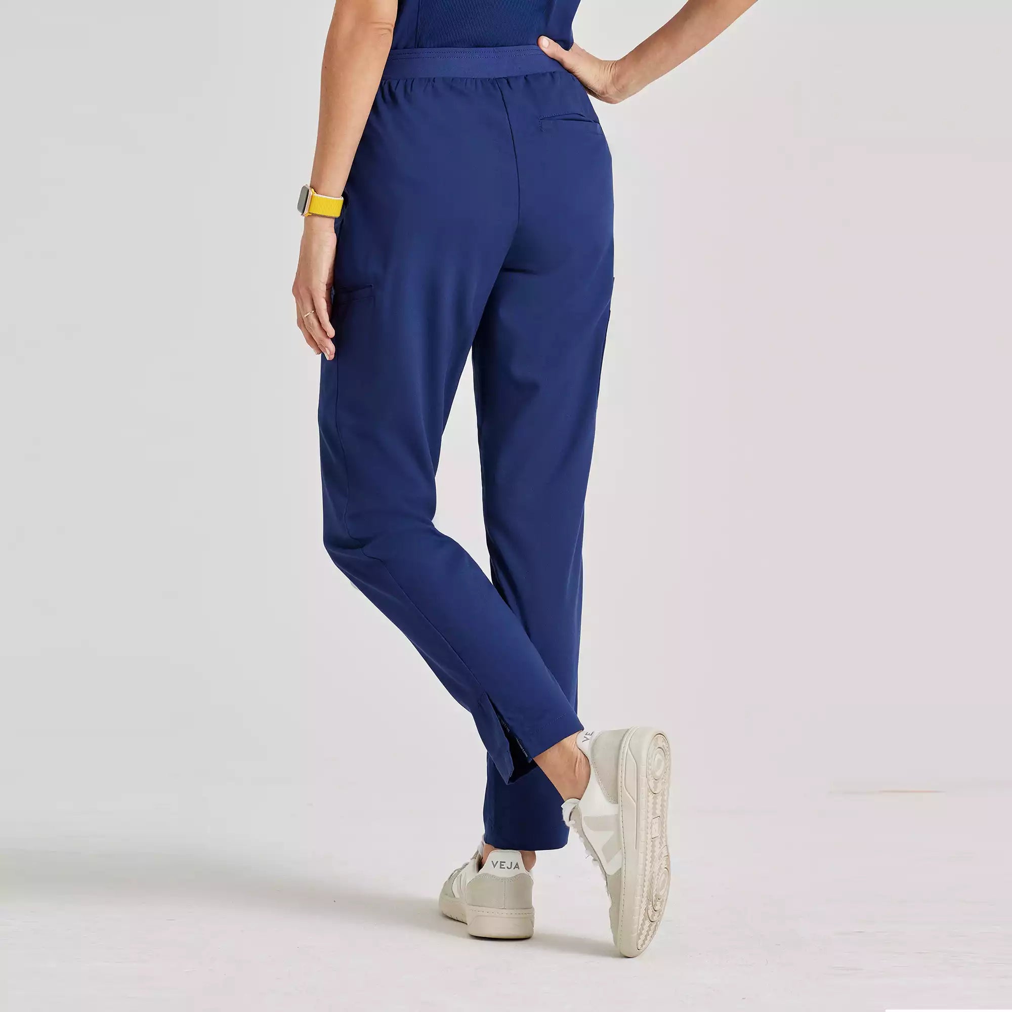 Women's Double Cargo Tapered Scrub Pants with Elastic Waistband | GRSP526