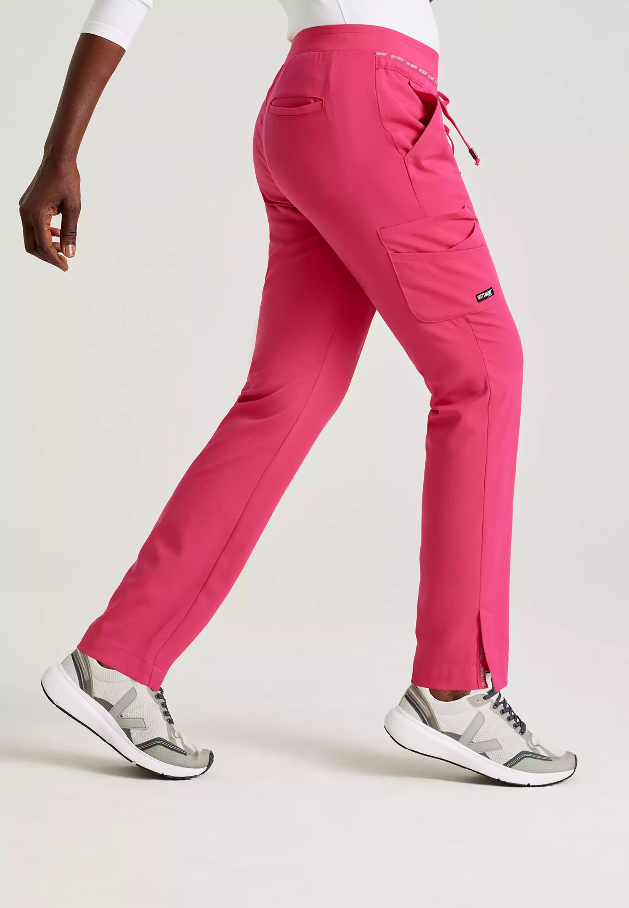 Women's Double Cargo Tapered Scrub Pants with Elastic Waistband | GRSP526