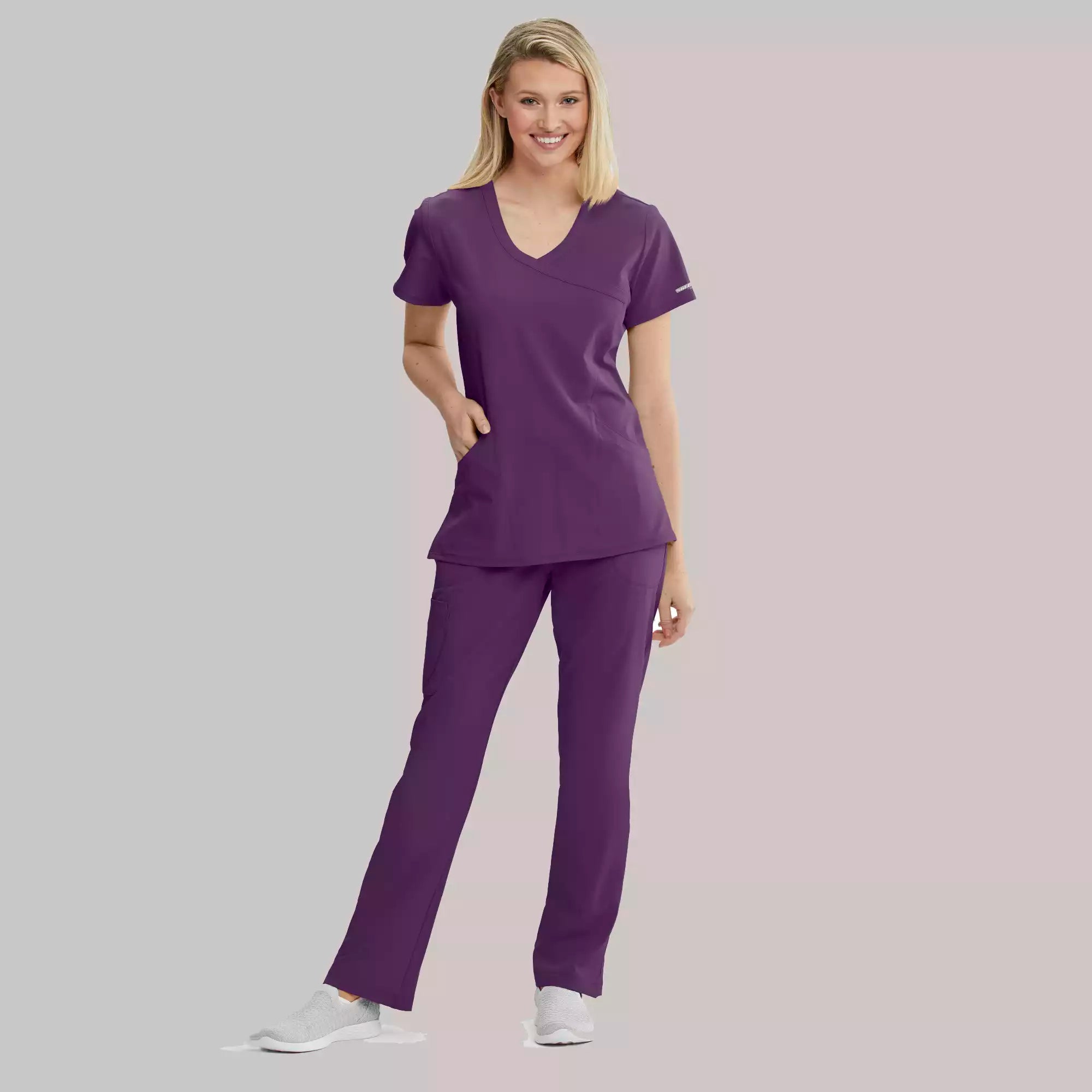 Women's Elastic Waist Cargo Scrub Pants | SK202