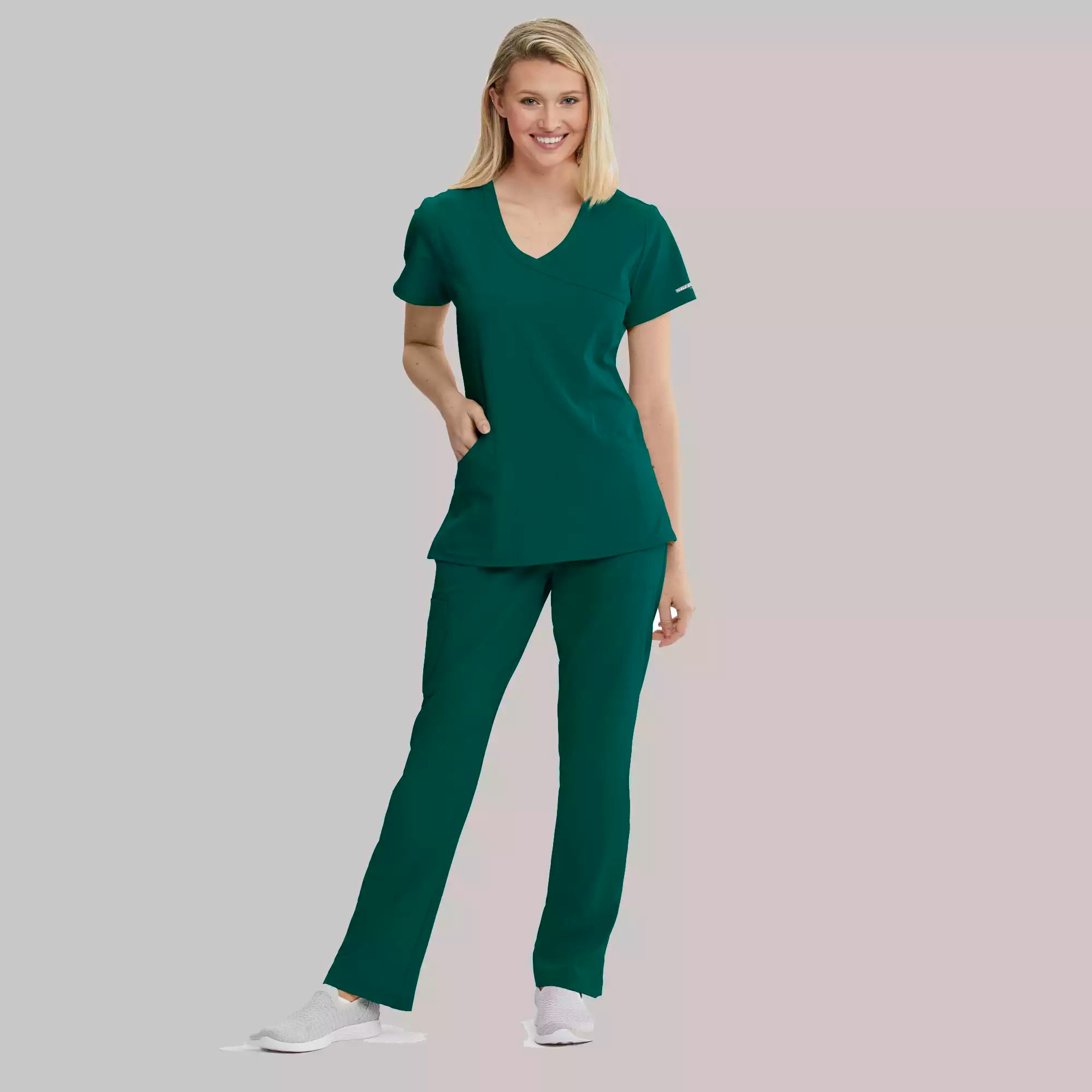 Women's Elastic Waist Cargo Scrub Pants | SK202